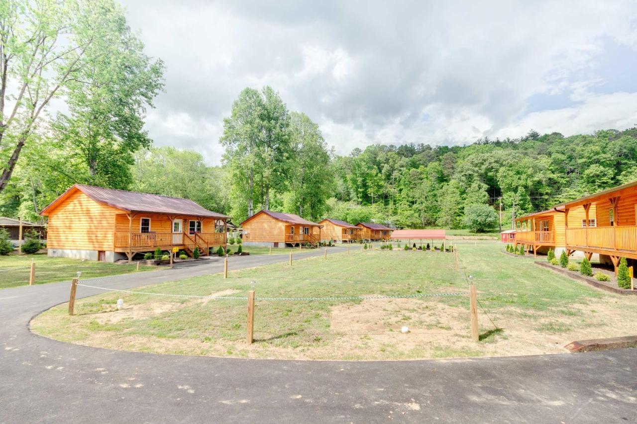 Cozy Cabin On Tuckasegee River - Near Bryson City Eksteriør bilde